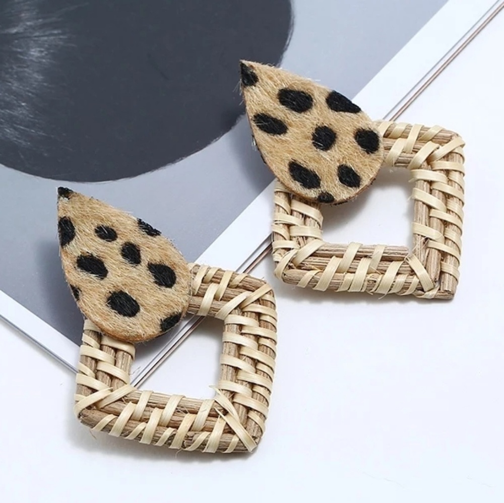 Geometric Rattan Drop Style Earrings - Picture 6 of 7